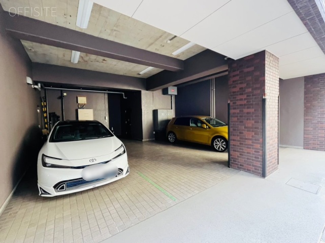 岩見ビル 駐車場