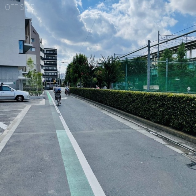 坂入ビル ビル前面道路
