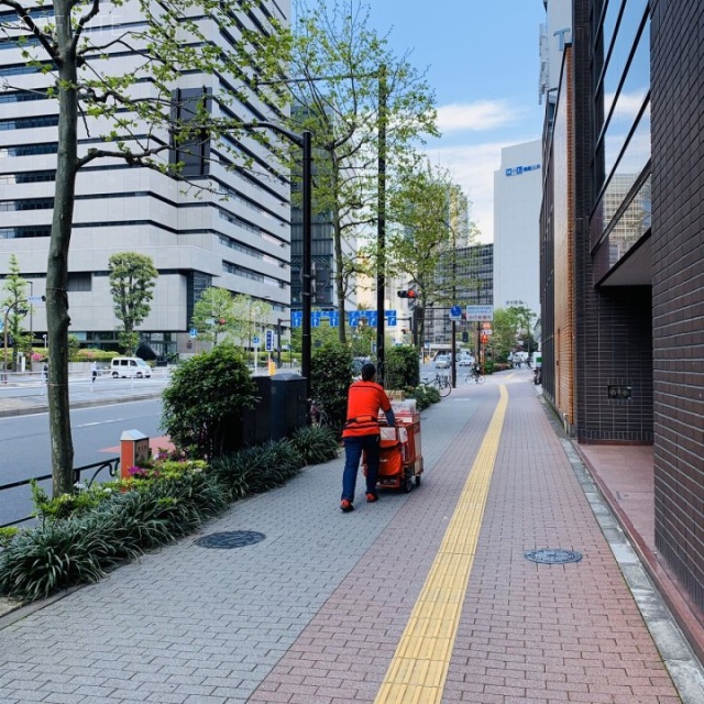 第2中田ビル ビル前面道路