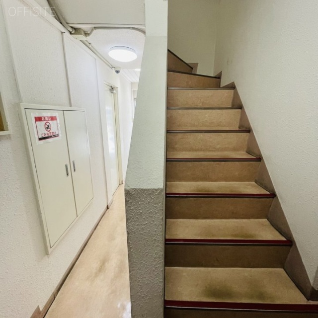 三崎町2-12-9ビル エントランス