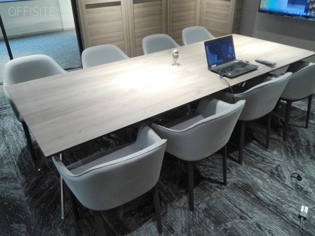 +SHIFT GINZA EAST 室内