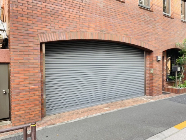 サン・クロレラビル 駐車場