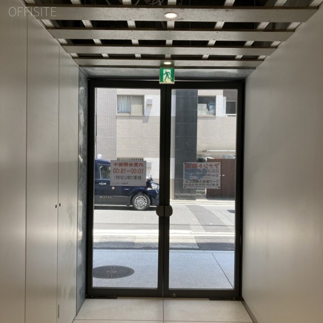 WHARF神田三崎町ビル エントランス