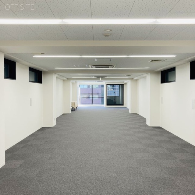 エヌワンビル 室内