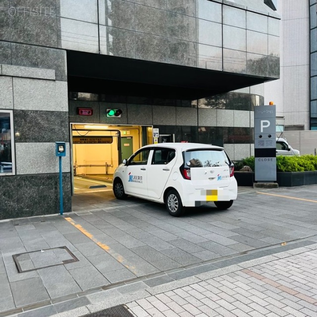 ファーレイーストビル 駐車場