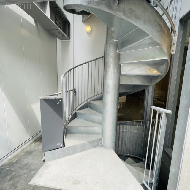 SG日本橋本町 階段