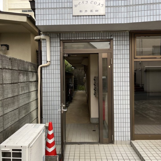 ウエストコート新井薬師 エントランス