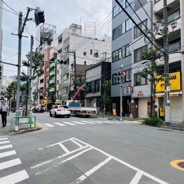 NTビル 前面道路