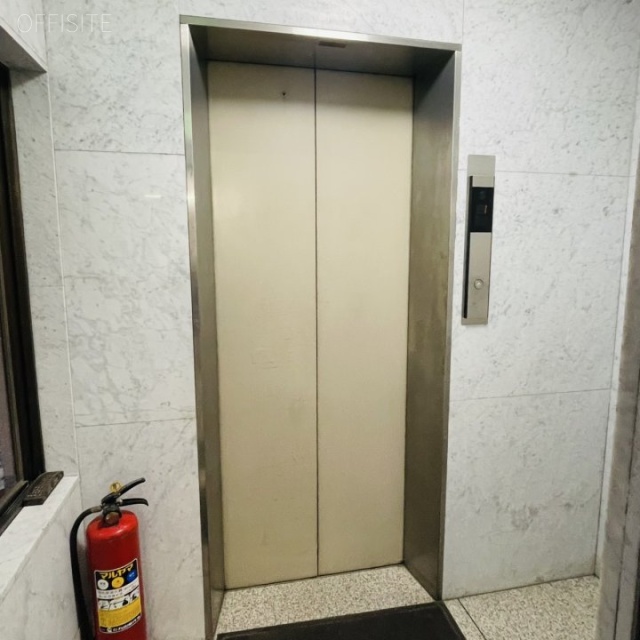 ムツミ工業本社ビル エレベーター