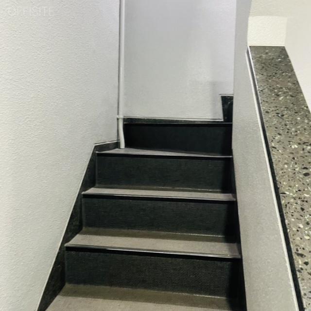 平安ビル エントランス