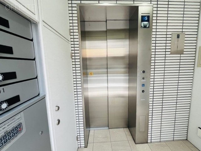 代々木公園KSビル エントランス