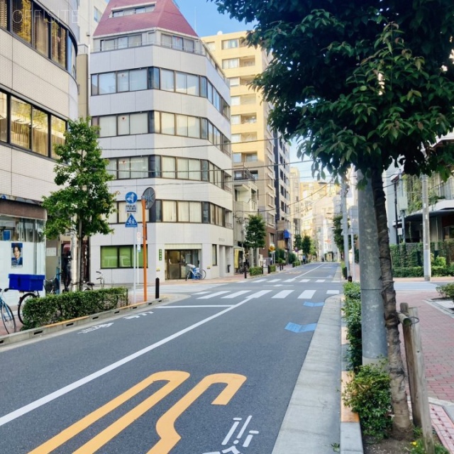 政光ビル 前面通り