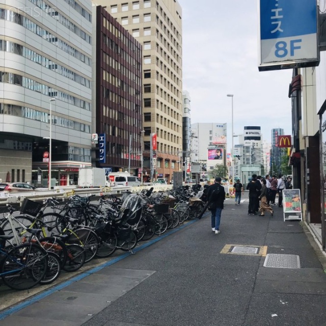 菅野ビル ビル前面道路