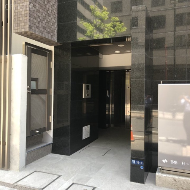 ACN日本橋PLACE オフィスビル出入口