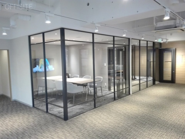 +SHIFT GINZA EAST 室内