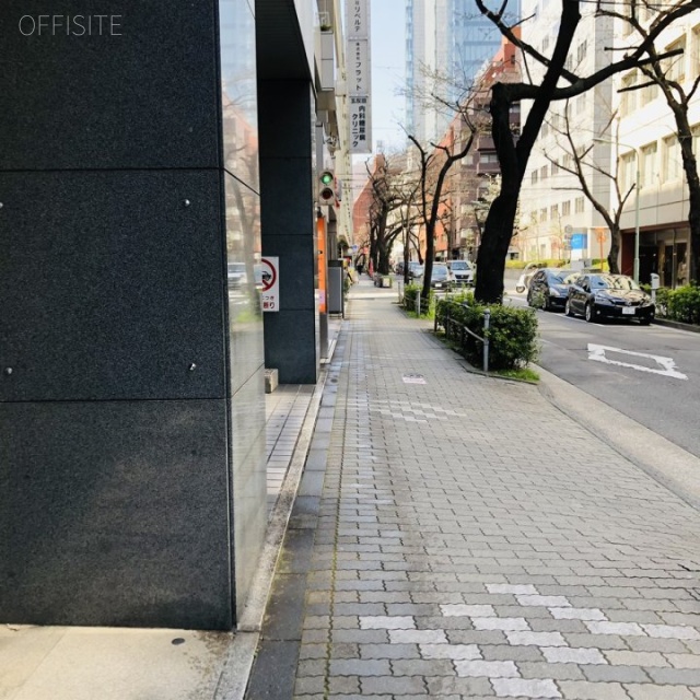 五反田第一生命ビル ビル前面道路