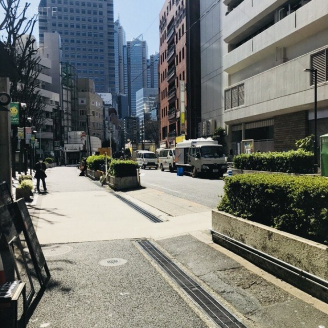 羽田ビル ビル前面道路