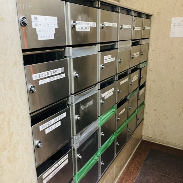 仙信ビル エントランス