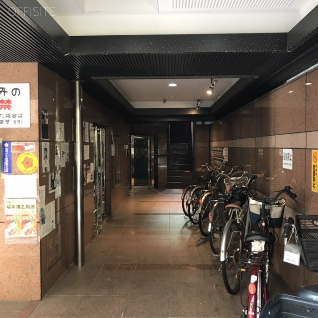 冠第2ビル エントランス