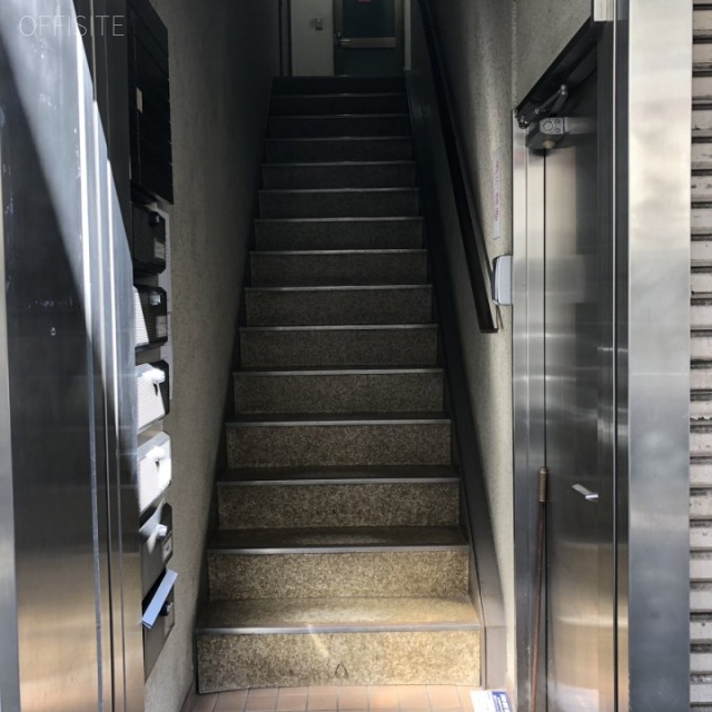 3510(サンコウドウ)ビル エントランス