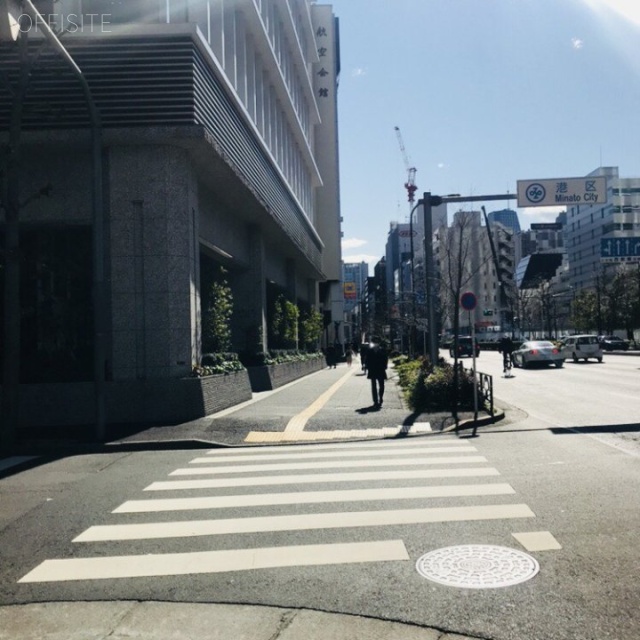 エキスパートオフィス新橋 ビル前面道路