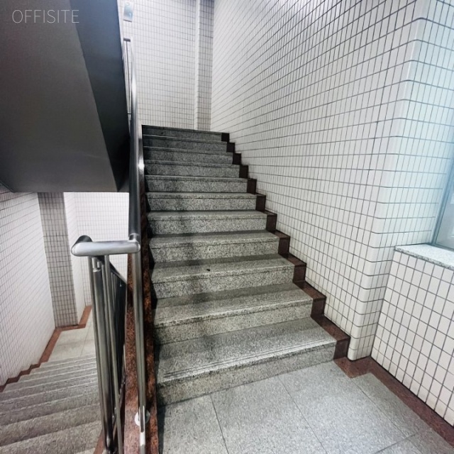 岩崎錦町ビル エントランス