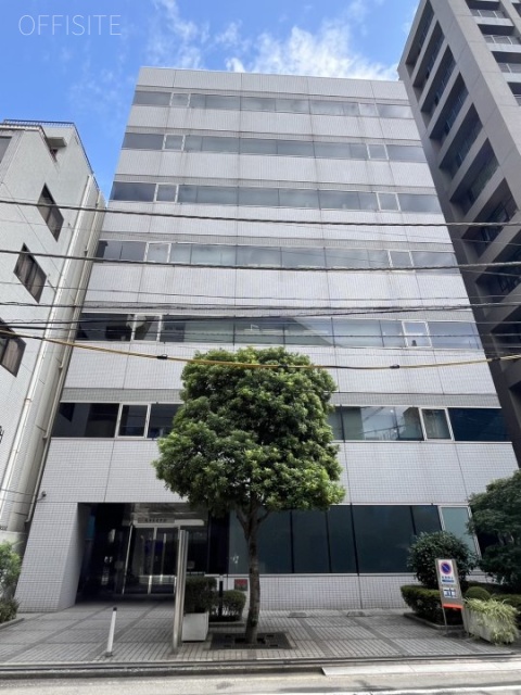 馬事畜産会館 外観