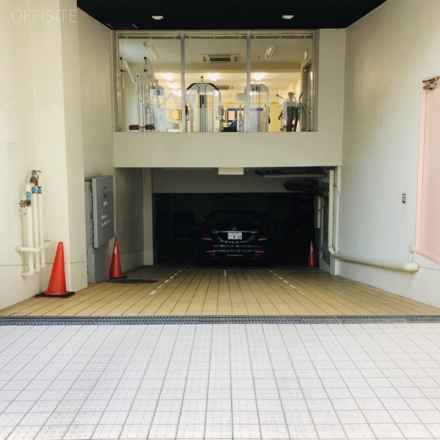 鎌形ビル 駐車場