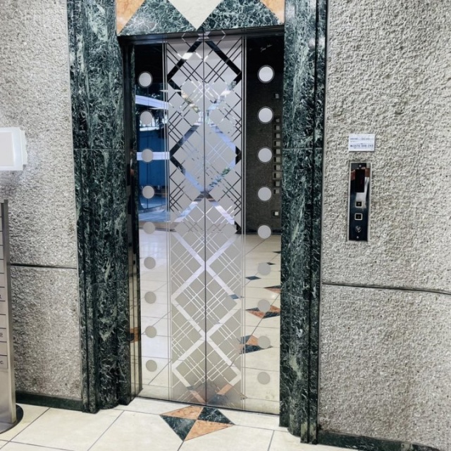 オフィスT&U エレベーター