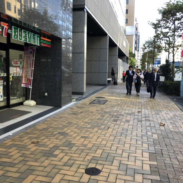 VORT茅場町イースト ビル前面道路