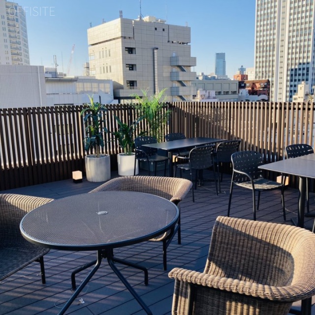 +SHIFT MITA 屋上テラス