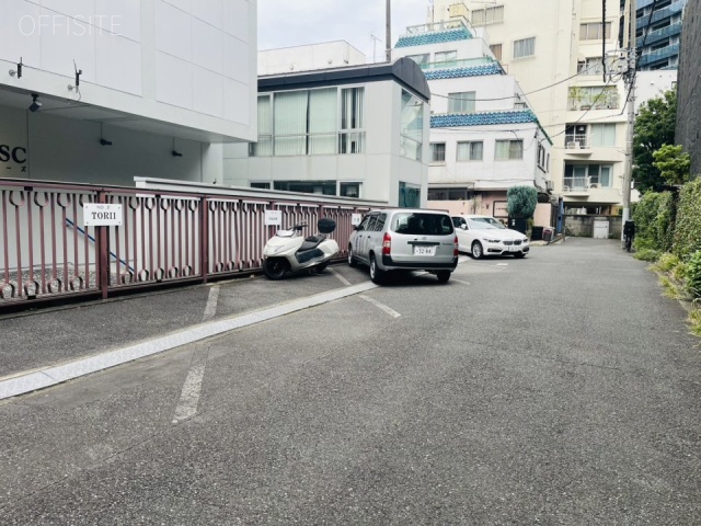 スハラ六本木 駐車場