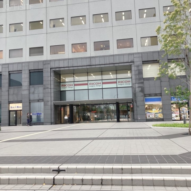 浜離宮パークサイドプレイス 敷地内広場