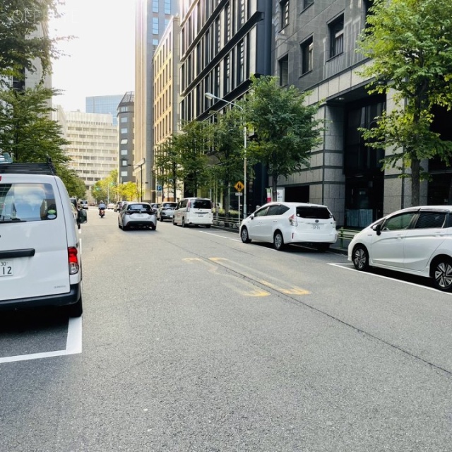繊維会館 ビル前面道路