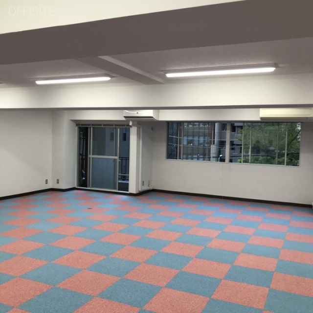 新川田所ビル 室内