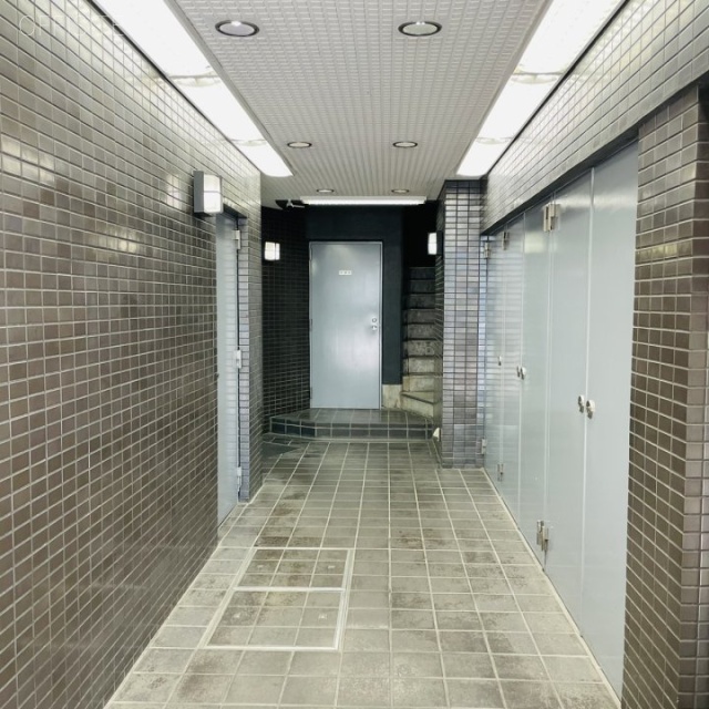 新橋ユタカビル エントランス