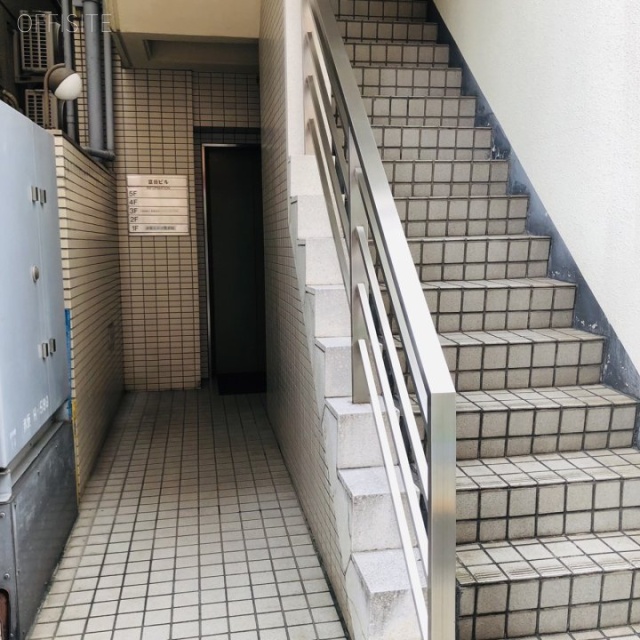 富岳ビル エントランス