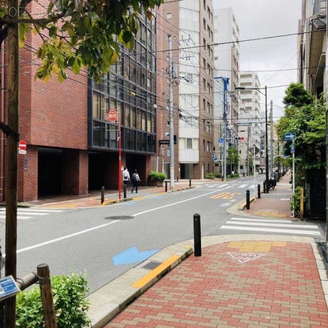 HKビル ビル前面道路