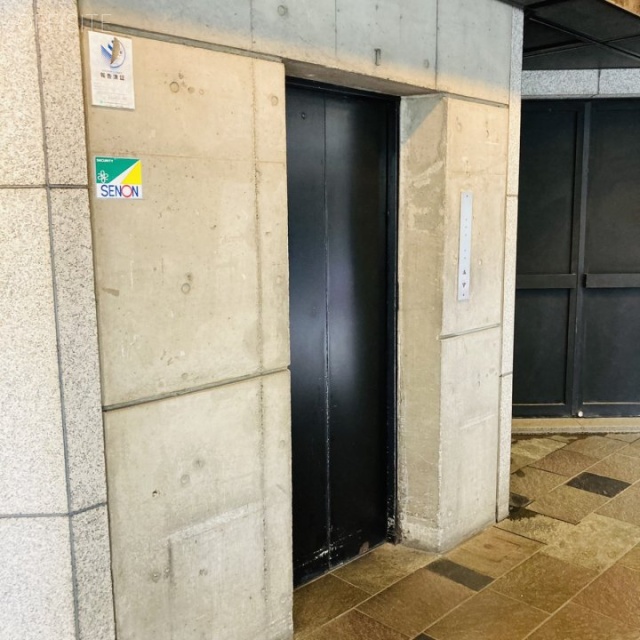 六本木ファイブ エレベーター