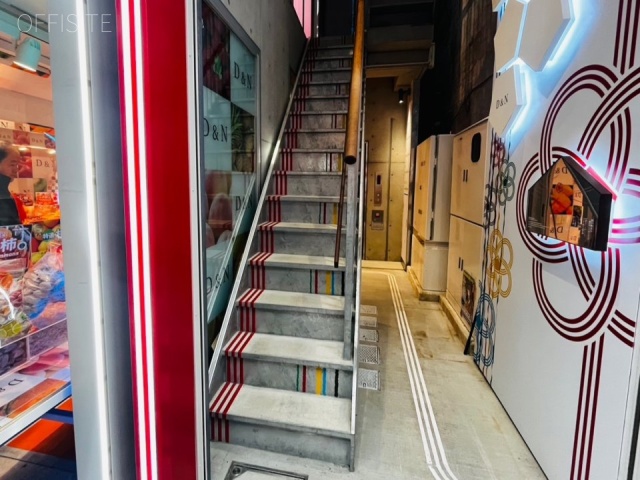 ワモール原宿テラスビル エントランス