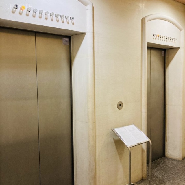 長友ランディックビル エレベーター