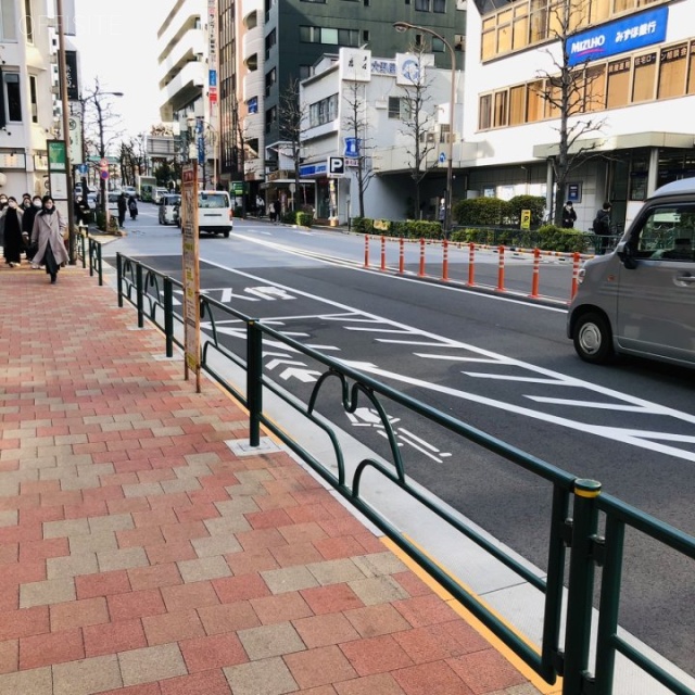安田ビル ビル前面道路