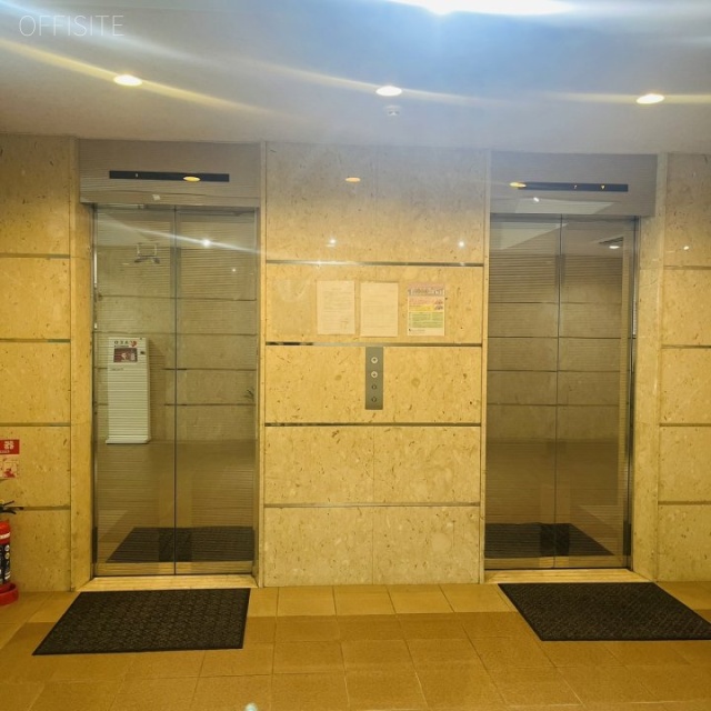 鈴栄ビル エントランス