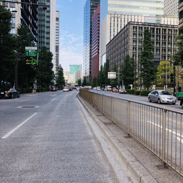 大手町ファーストスクエアウエストタワー 日比谷通り