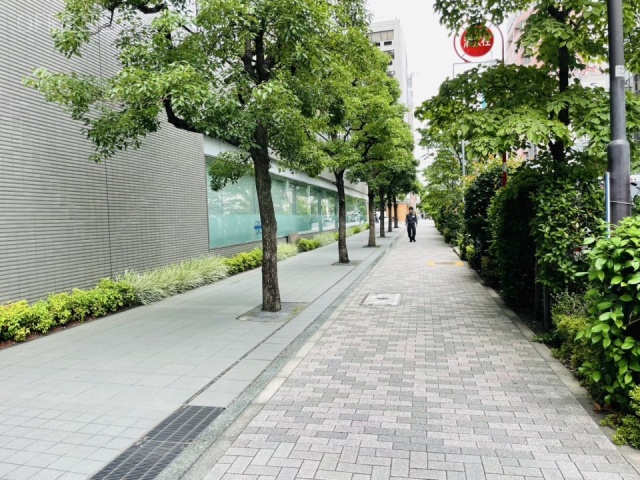 住友不動産六甲ビル 前面歩道