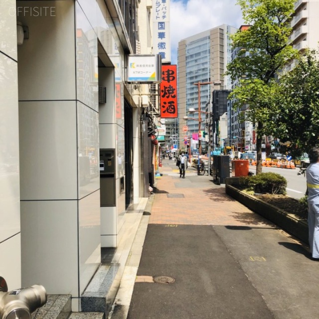山京ビル本館 ビル前面道路
