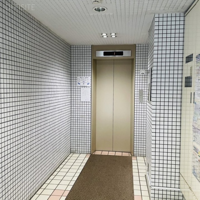 一番町村上ビル エントランス