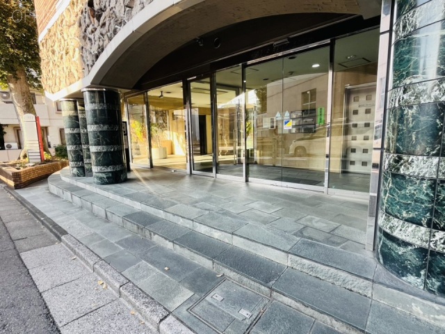 MFビル エントランス