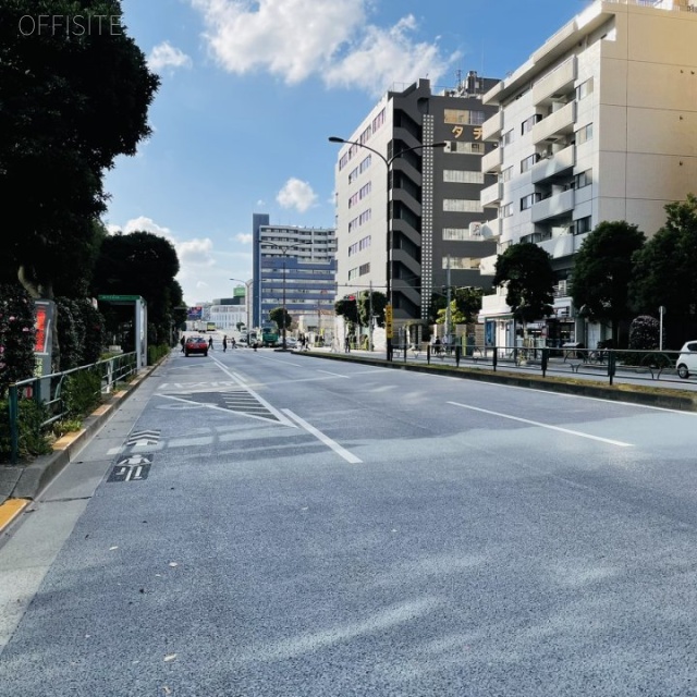 天王洲パークサイドビル ビル前面道路