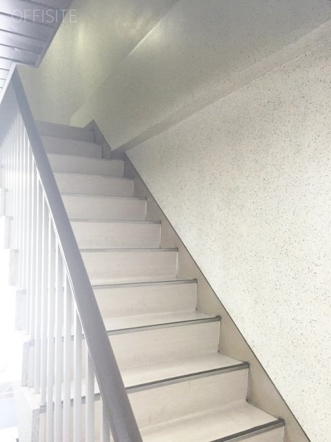 サンビル 階段